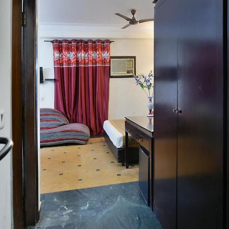 Hotel I Stay & Revels Near New Delhi Railway Station- By Ap Singh Hotels Nova Deli Exterior foto