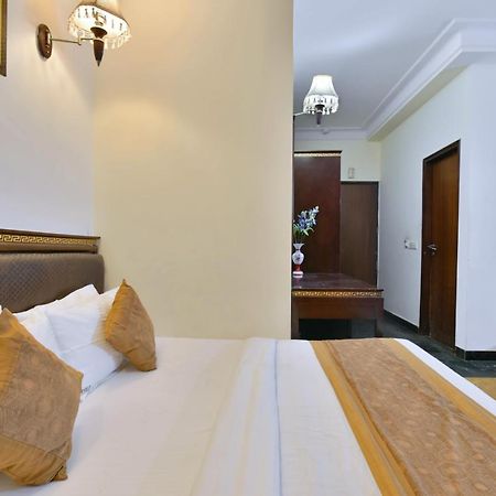 Hotel I Stay & Revels Near New Delhi Railway Station- By Ap Singh Hotels Nova Deli Exterior foto