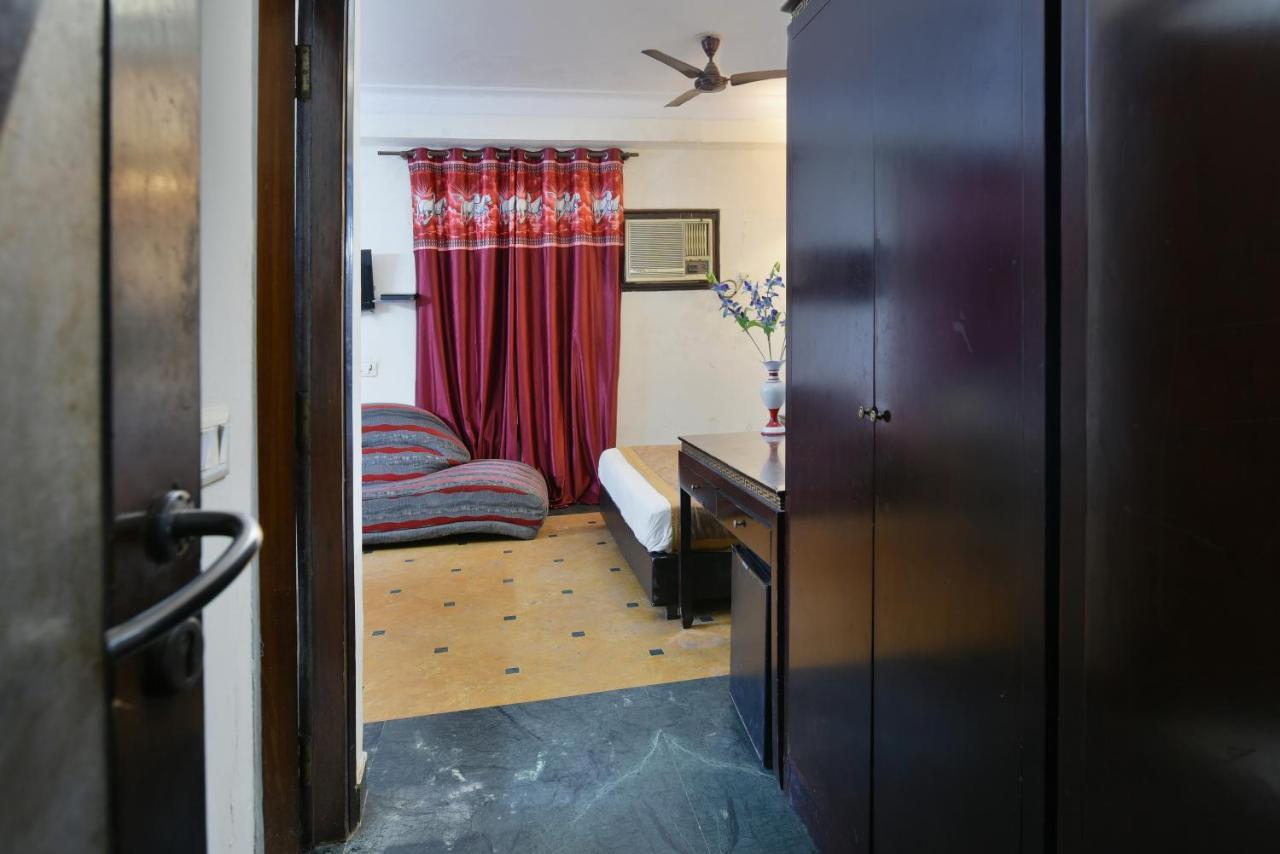 Hotel I Stay & Revels Near New Delhi Railway Station- By Ap Singh Hotels Nova Deli Exterior foto