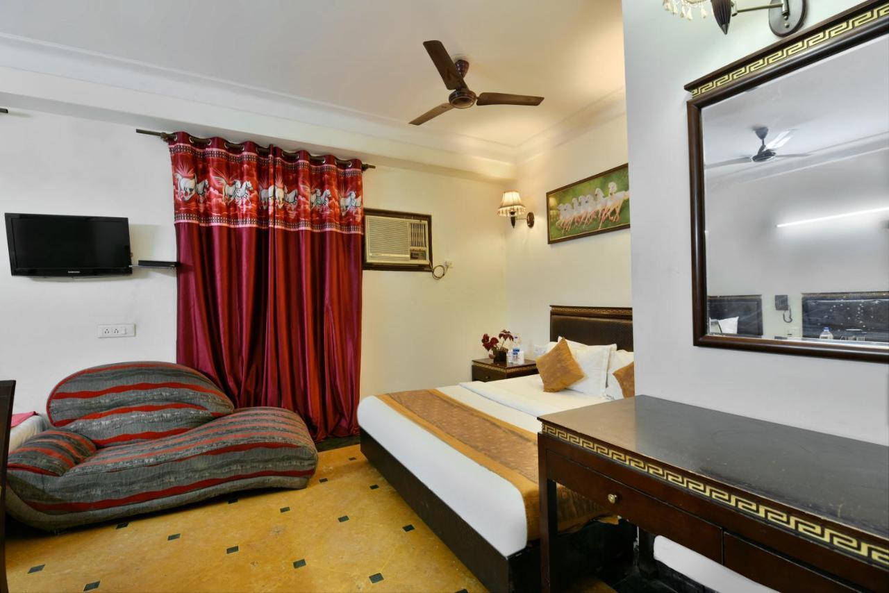 Hotel I Stay & Revels Near New Delhi Railway Station- By Ap Singh Hotels Nova Deli Exterior foto