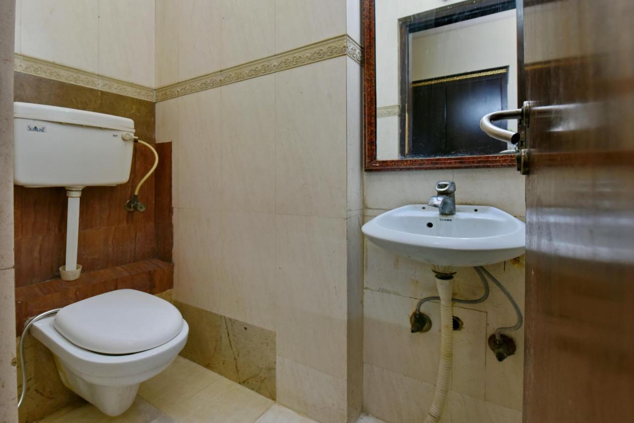 Hotel I Stay & Revels Near New Delhi Railway Station- By Ap Singh Hotels Nova Deli Exterior foto