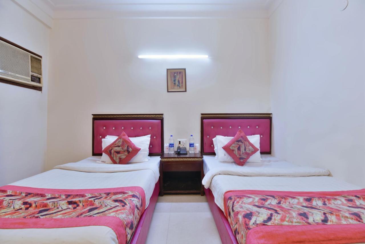 Hotel I Stay & Revels Near New Delhi Railway Station- By Ap Singh Hotels Nova Deli Exterior foto