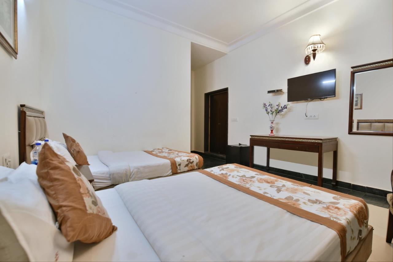 Hotel I Stay & Revels Near New Delhi Railway Station- By Ap Singh Hotels Nova Deli Exterior foto